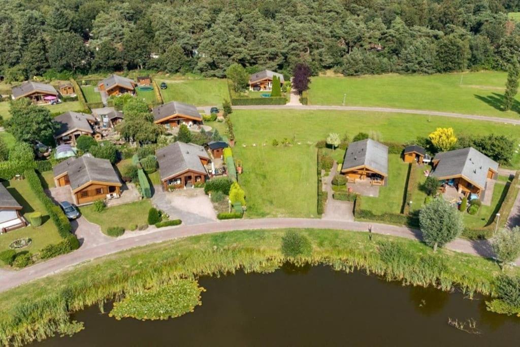 Bonita Vista - Luxe Ingerichte Op Bijzondere Plek. Holiday home Rheezerveen